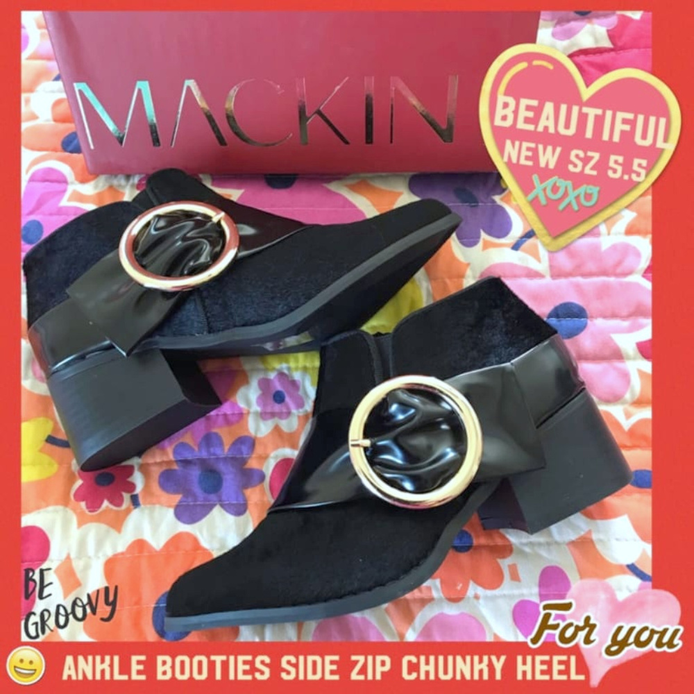 NIB 5.5 Mackin J Collection  2” heel ankle bootie.